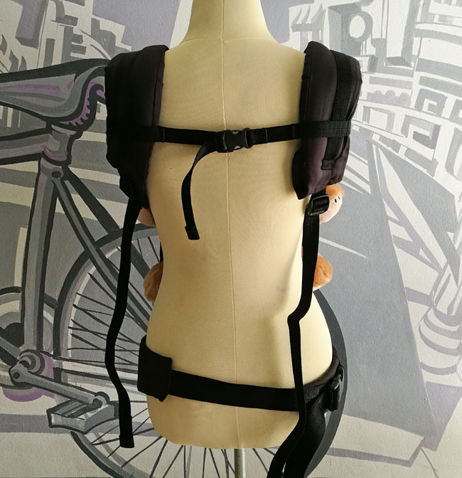 เป้อุ้มเด็ก Combi น้ำหนักเบา