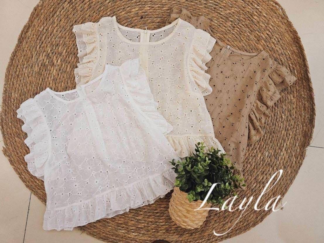 เสื้อครอปแขนกุดผ้าลูกไม้ฉลุน่ารักๆ แต่งระบายแขนหวานๆ ใส่สบาย : สินค้าคุณภาพ (พร้อมส่ง)