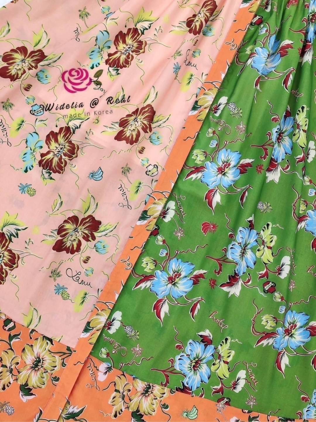 Dress :: เดรสตัวยาวสวยทรงดี คอวีเก๋ ท่อนแขนพองเป็นทรงสวย ทรงเดรสทรงเอบานพริ้วสวย ใส่สบาย สินค้าคุณภาพ (พร้อมส่ง)