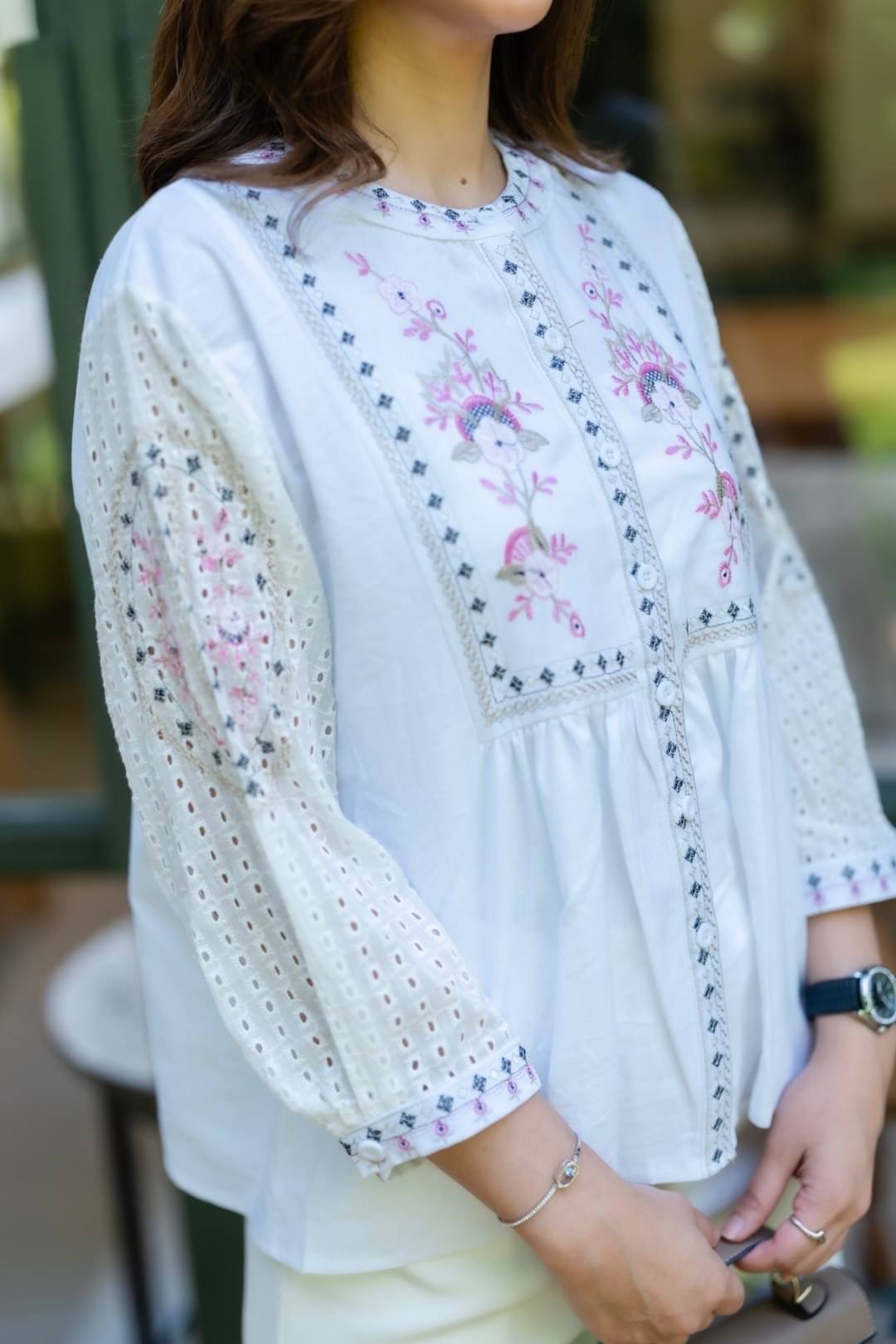 เสื้อผ้าลินินผสมฝ้ายเกรดพรีเมี่ยม งานปักสไตส์ วินเทจ ใส่สบาย : สินค้าคุณภาพ (พร้อมส่ง)