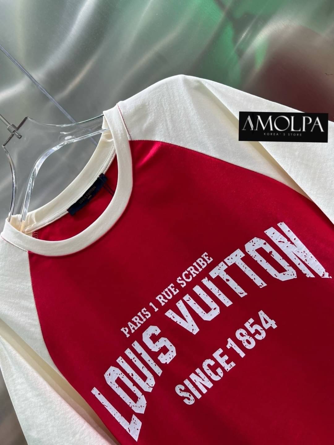 เสื้อยืด LV สวยเด่น ลายใหม่ชนช๊อปป สวยม๊าก เนื้อผ้าดี มากๆค่ะผ้าเย็นๆ ใส่สบาย : สินค้าคุณภาพ (พร้อมส่ง)