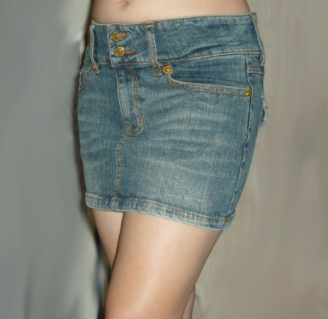 กระโปรงยีนส์เรียบเก๋ จากญี่ปุ่น 31-32-11.5