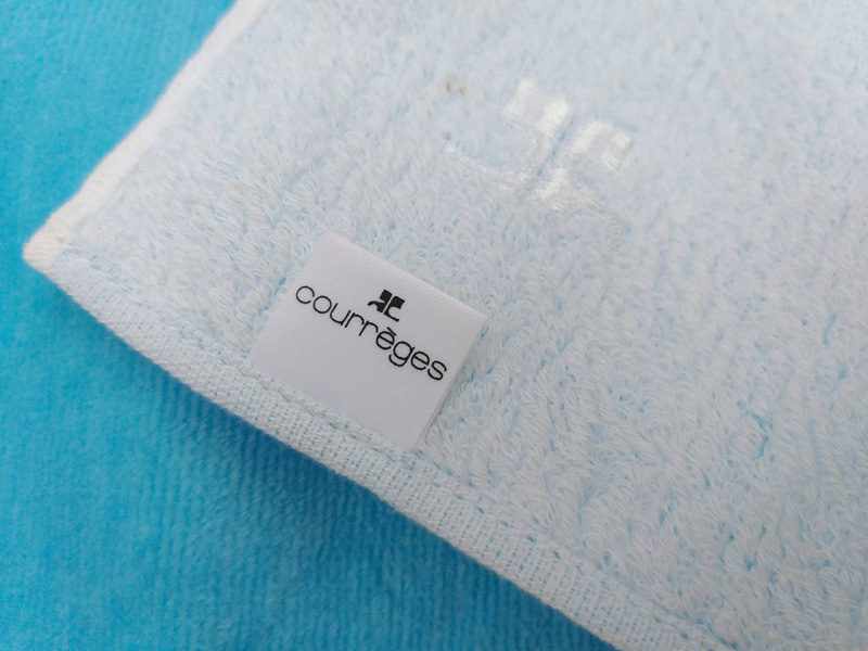 ผ้าขนหนูเช็ดหน้า Courrèges ผ้าเนื้อกำมะหยี่