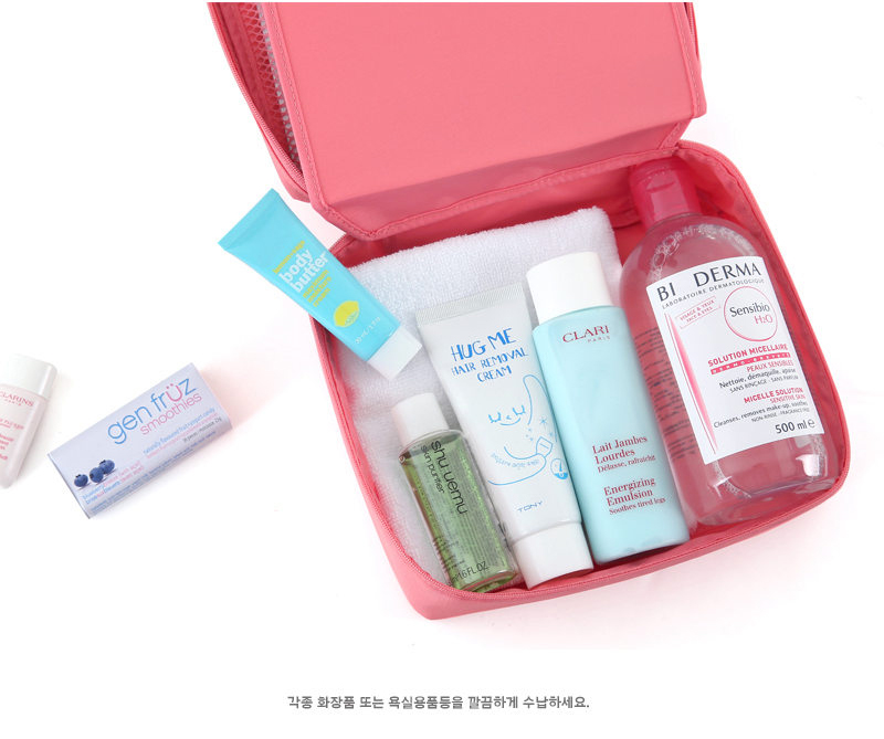 กระเป๋าอเนกประสงค์พกพาสะดวก สำหรับใส่อุปกรณ์เครื่องสำอาง อุปกรณ์ห้องน้ำ หรือสิ่งของจำเป็นอื่นเพื่อการเดินทาง ทำจากไนล่อนกันน้ำคุณภาพดี