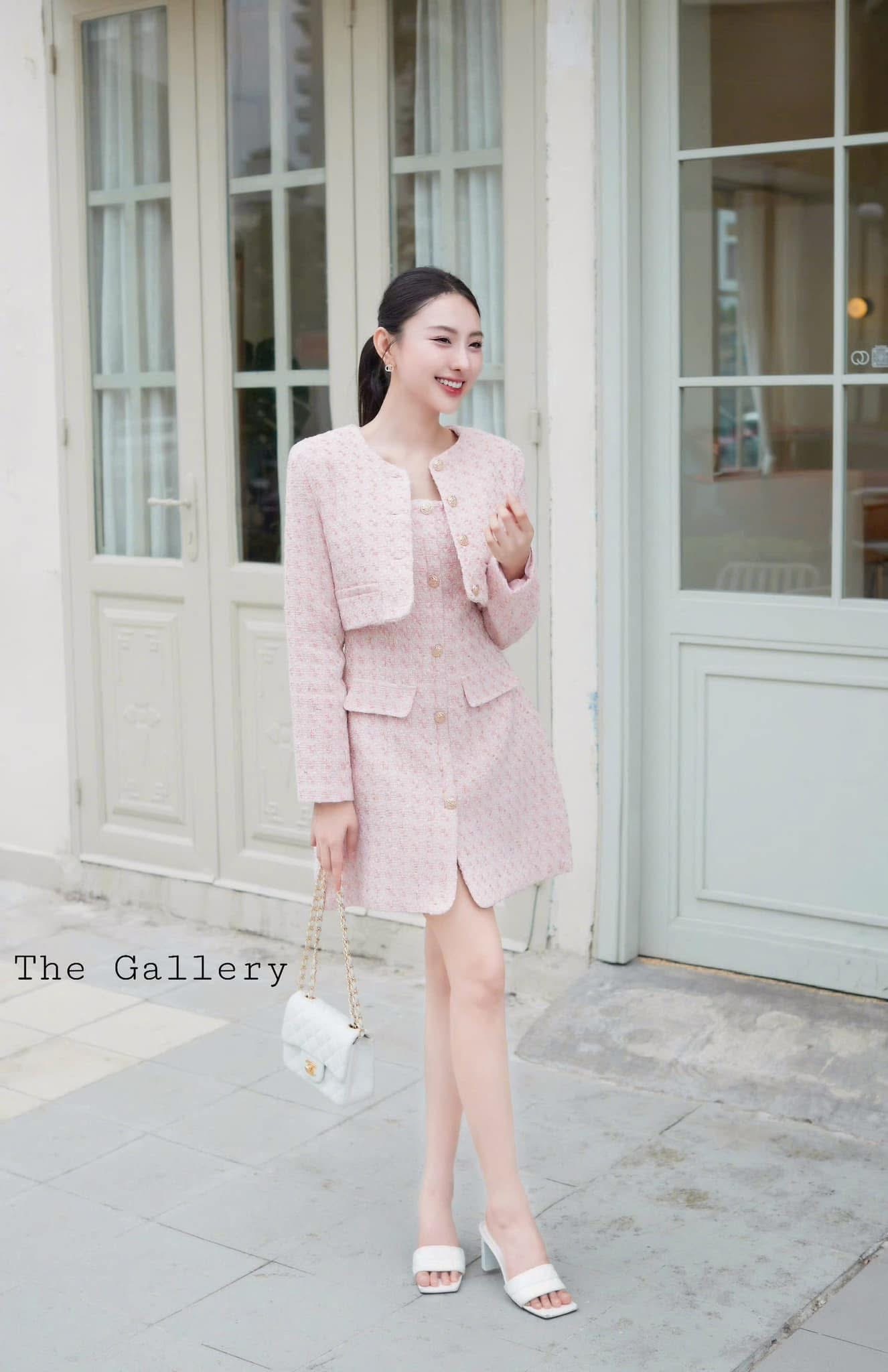 ชุดเซ็ต2 ชิ้น เสื้อครอปทรงสวยแขนยาวทรงเก๋ ใส่แมตท์กับชุดเดรสกระโปรงทรงเอ มีฟองน้ำเสริมทรงในตัว เนื้อผ้าทวีตมีเทคเจอร์สุดพรีเมี่ยมซับในทั้งตัว ใส่สบาย : สินค้าคุณภาพ (พร้อมส่ง)