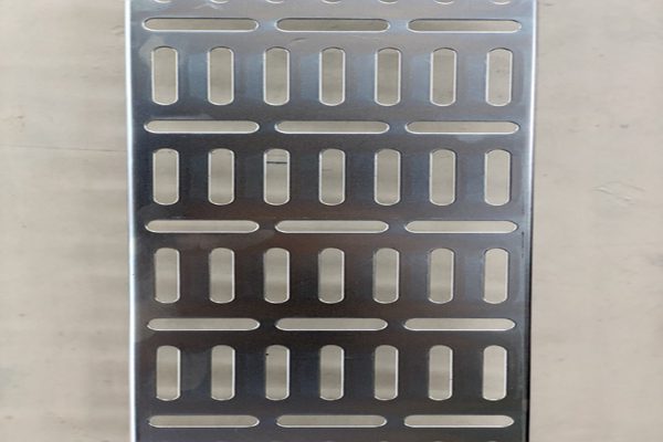 TA-6642 CABLE TRAY 7.5 cm. WIDTH FOR CABLE RUN 42U