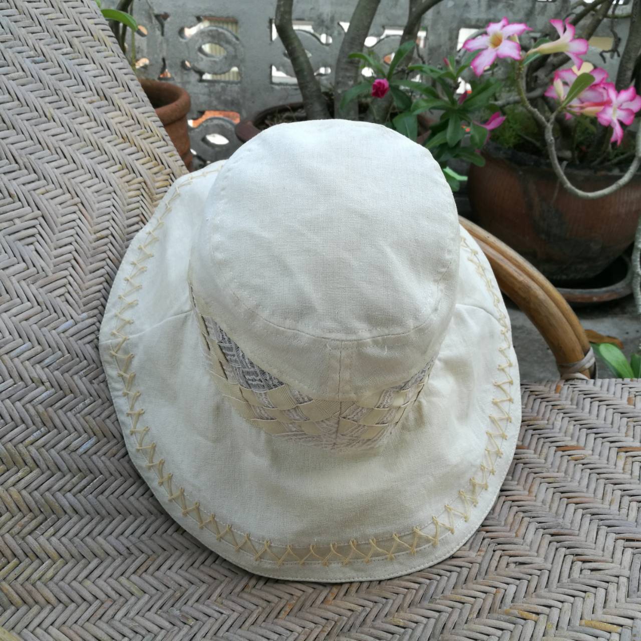 หมวกปีกกว้างคุณนาย สวยมากใบนี้