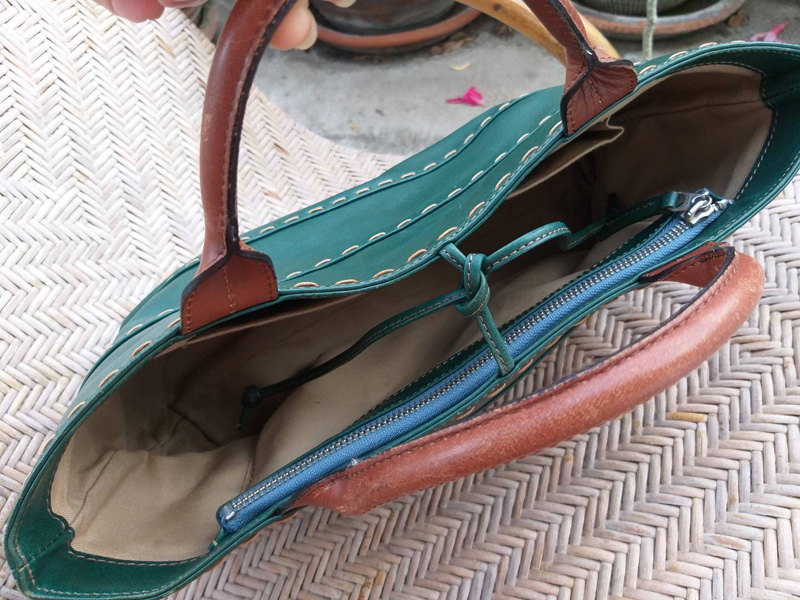 กระเป๋าหิ้วหนังแท้ น่ารักค่ะใบนี้