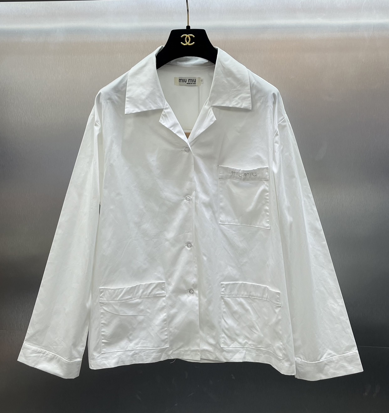 เสื้อเชิ๊ตผ้าคอตตอน ปัก MM logo แพทเทิลสวย เรียบเกร๋ ใส่ง่ายใส่สบาย เชิ๊ตกระดุมหน้า งานสวยไฮเอ็น : สินค้าคุณภาพ (พร้อมส่ง)