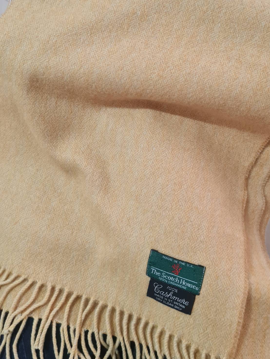 ผ้าพันคอ Cashmere Made in UK ติดลบหนัก (มือ1)