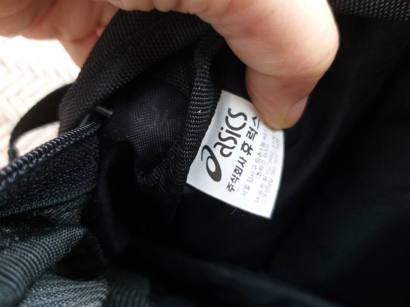 กระเป๋าคาดเอว asics (ของใหม่)