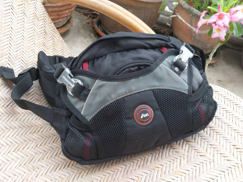 กระเป๋าคาดเอว asics (ของใหม่)