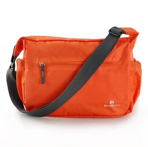 กระเป๋าสะพายพับเก็บได้ ผลิตจากไนล่อนกันน้ำคุณภาพดี พกพาสะดวก คุ้มค่า มีให้เลือก 7 สี