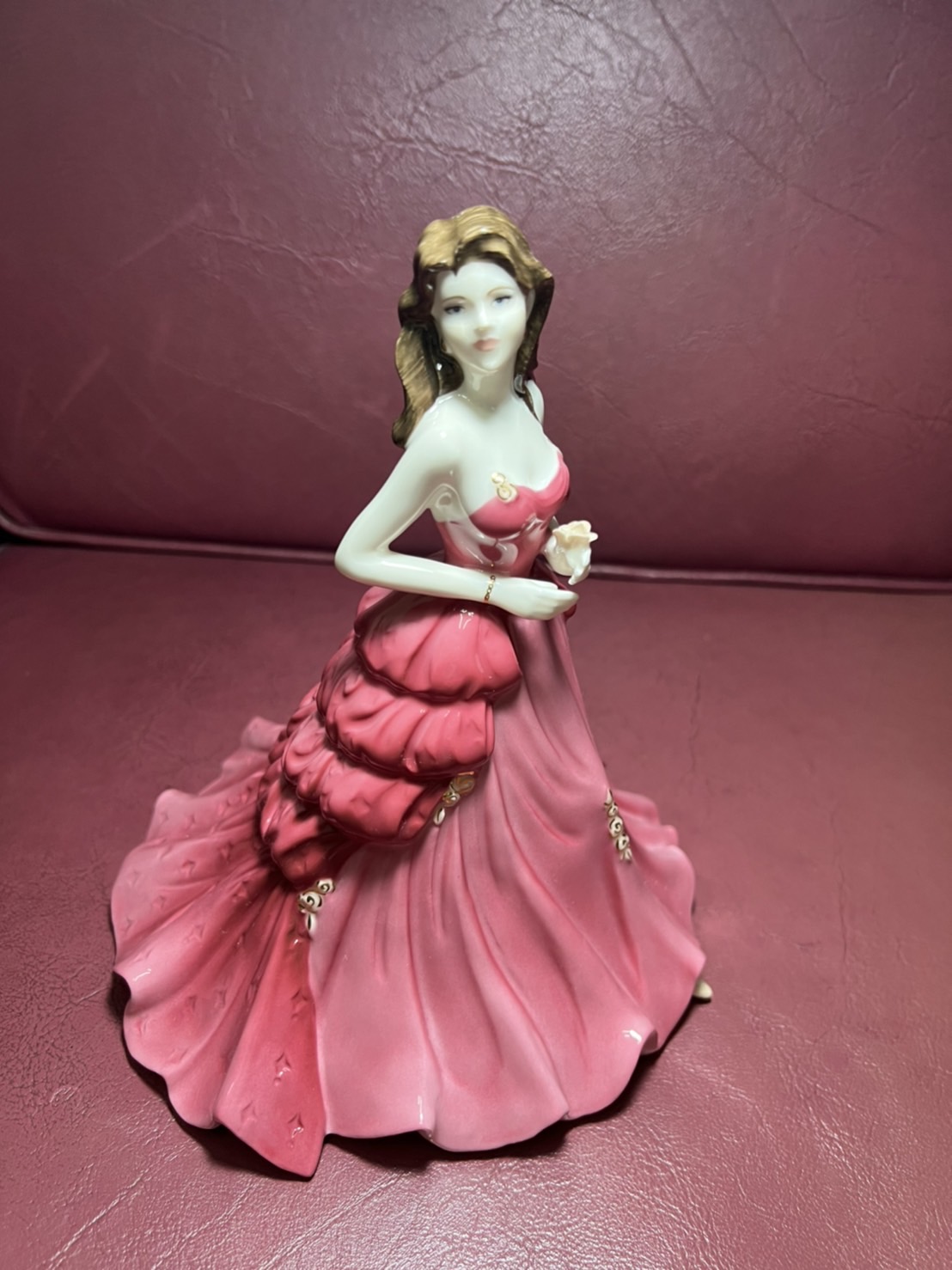 ตุ๊กตาจากอังกฤษ Coalport Ruby Anniversary ของแท้