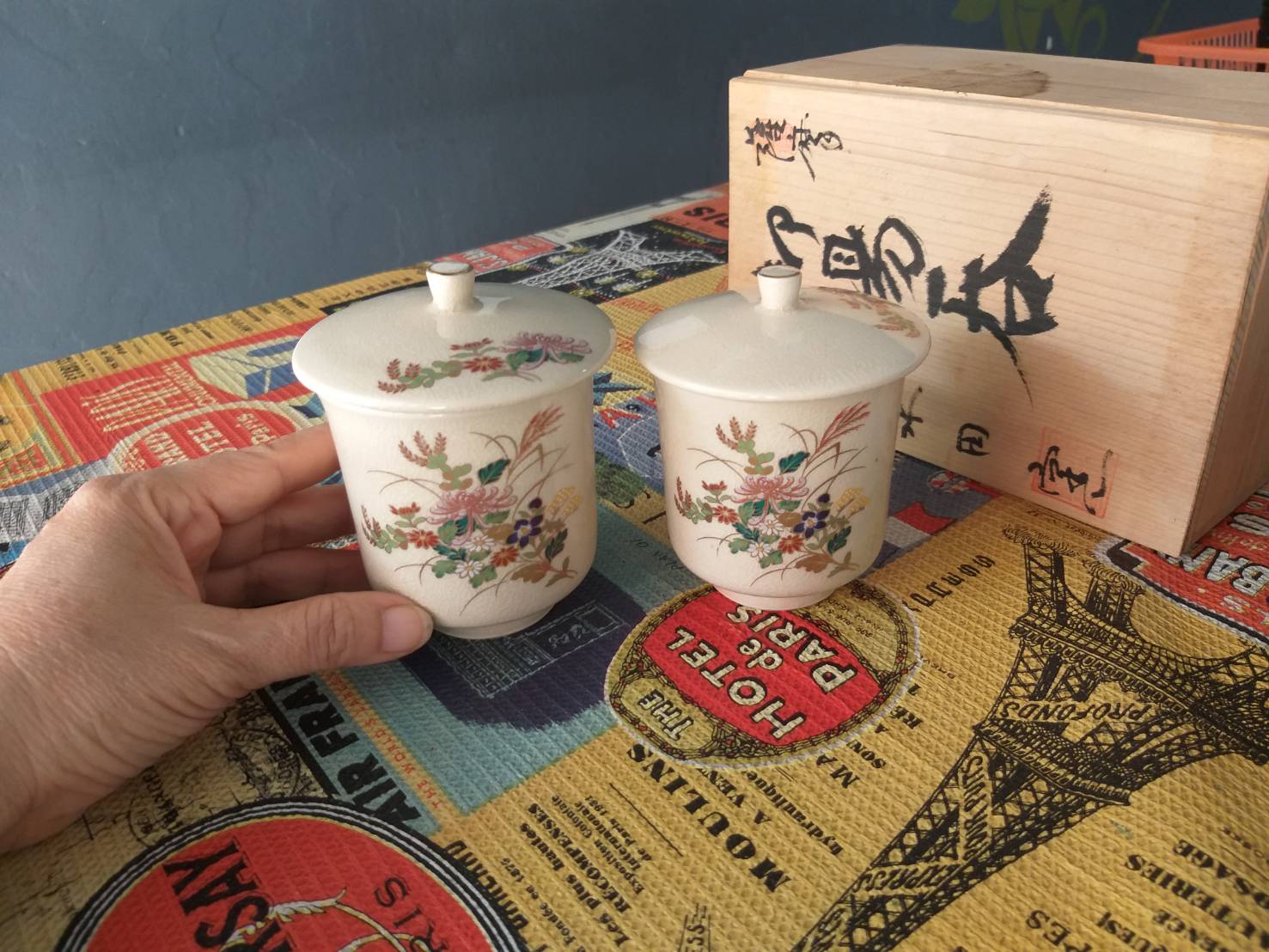 จอกชาพร้อมกล่องไม้ สวยมาก (ของใหม่)