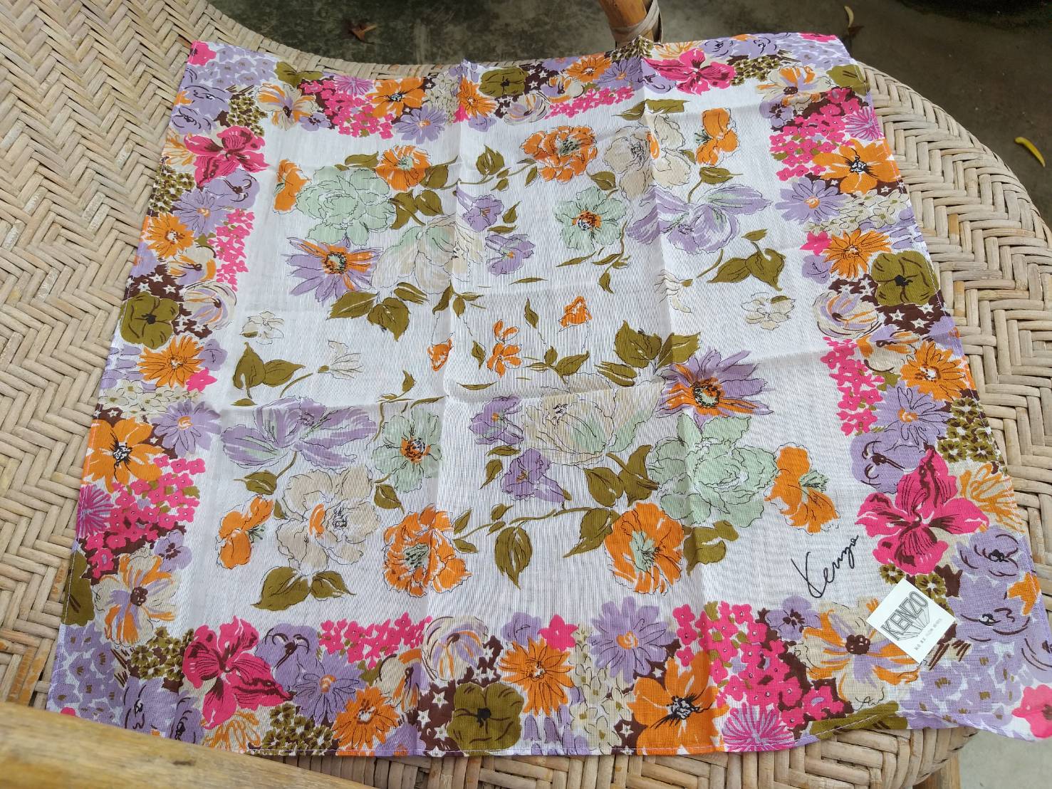 ผ้าเช็ดหน้า Kenzo ผ้าดีมาก สวยมาก