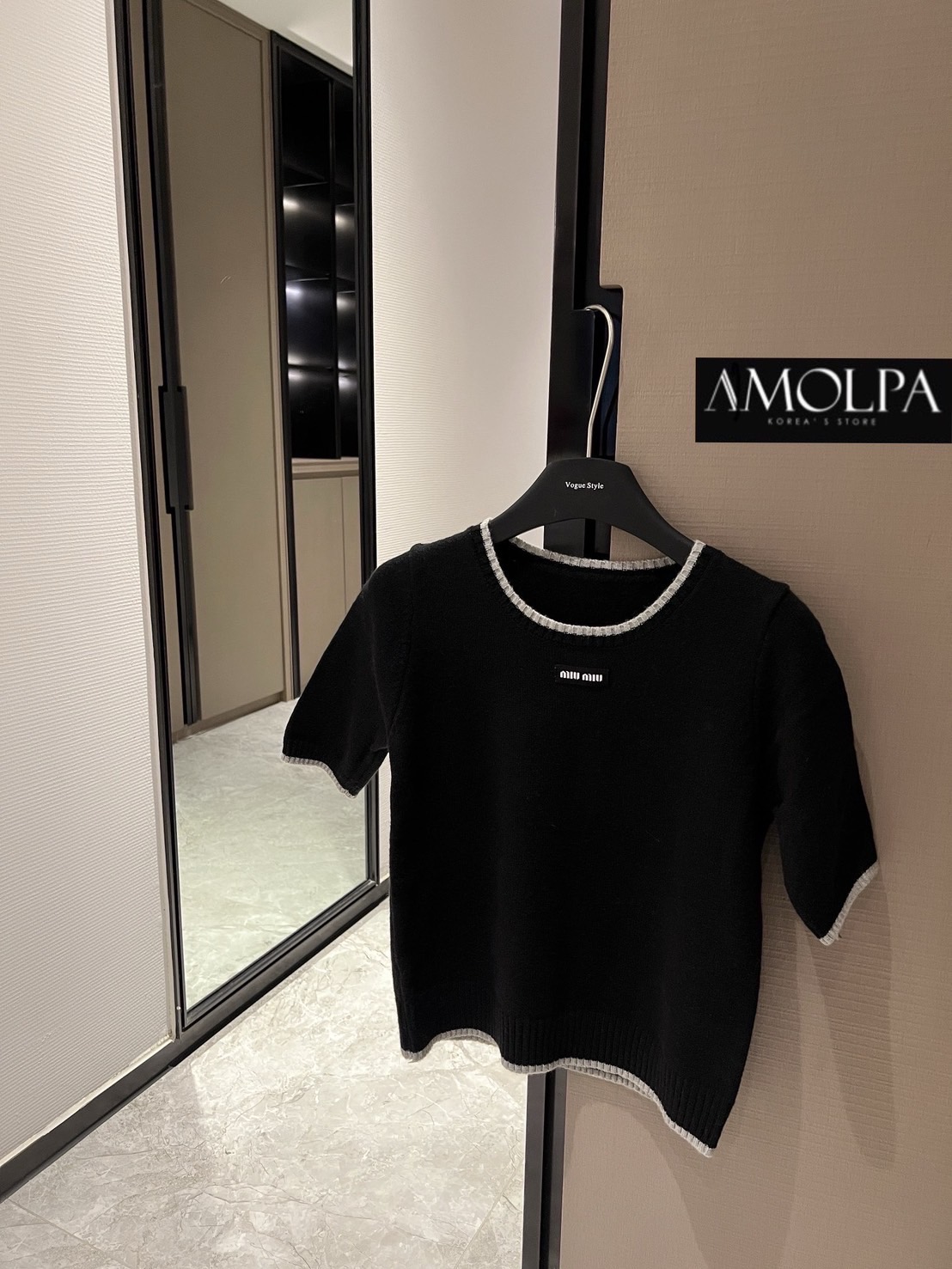 SET 3 PCS SKIRT MIU MIU KNIT งาน HIEND – TOP GRADE เสื้อคลุม+เสื้อแขนสั้น+กระโปรง งานส๊วยยม๊าก เนื้อไหมพรมแน่นสุดๆ ผ้าเกรดขั้นเทพ สวยสุดๆ ใส่สบาย : สินค้าคุณภาพ (พร้อมส่ง)