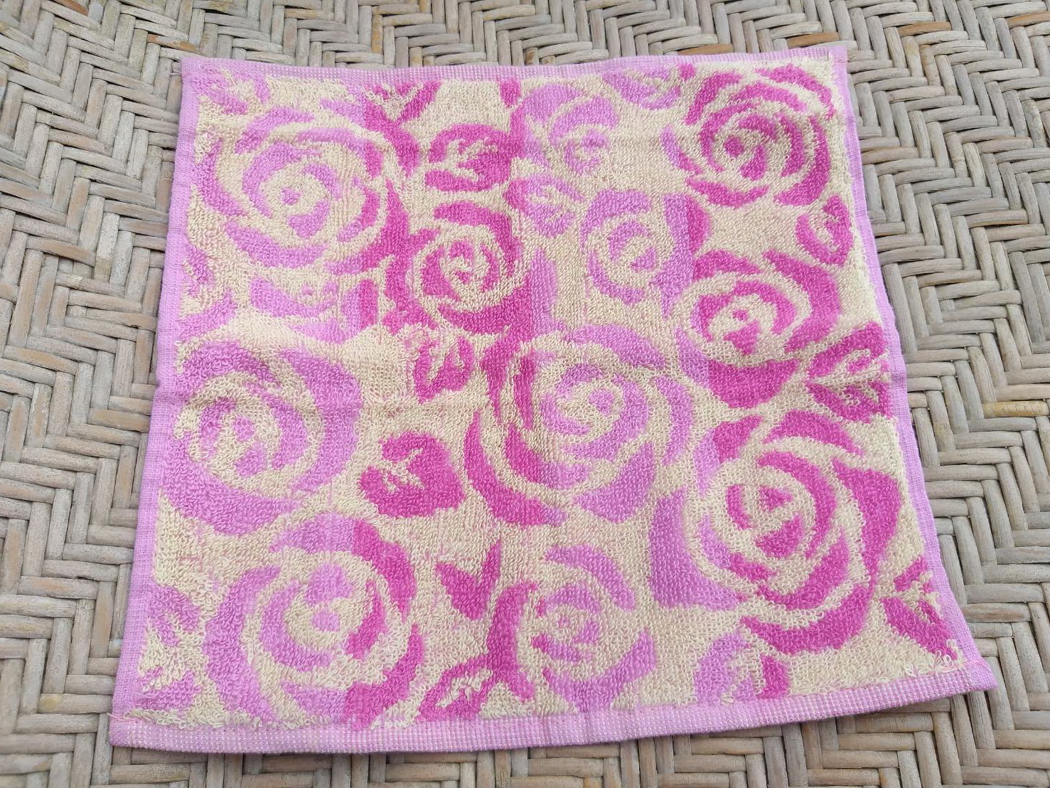 ผ้าขนหนูเช็ดหน้า ลายสวย สีสวย ผ้านุ่มมม