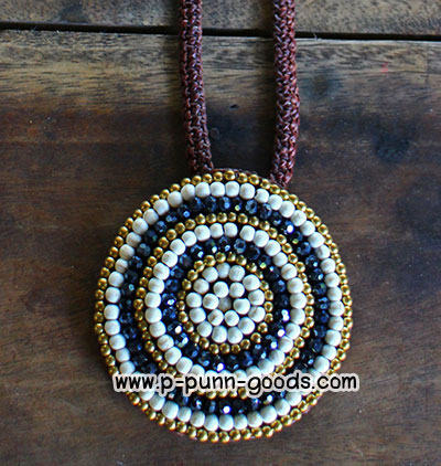 สร้อยเชือกเทียน เทอร์ควอยส์และลูกปัด