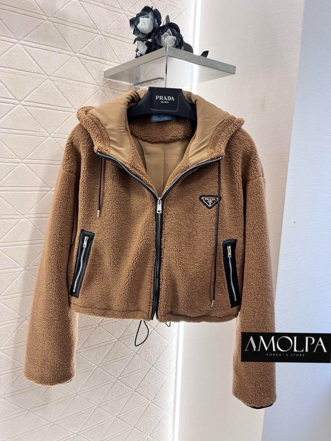 JACKET PRADA ขนแกะหนานุ่มมม 2024SS งานไฮเอนนน เก็บรายละเอียดได้สวยยยงาม สวยจริง ใส่สบาย : สินค้าคุณภาพ (พร้อมส่ง)