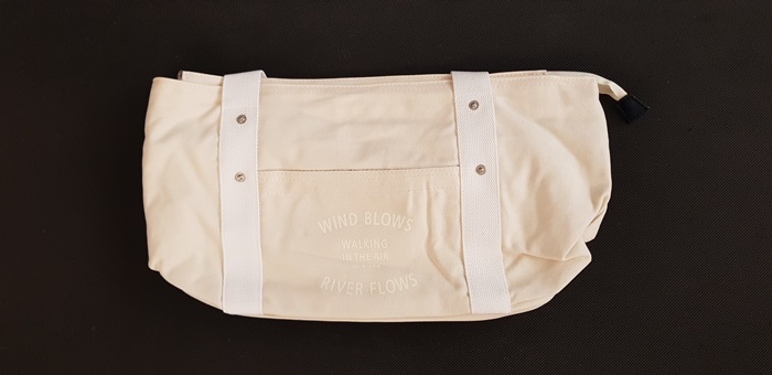 กระเป๋าสะพายผ้าแคสวาส เสียบกระเป๋าเดินทางได้ มีช่องใส่สองชั้นบน-ล่าง กระเป๋าเล็กแยก เหมาะมากสำหรับเดินทาง ท่องเที่ยว มี 7 สีให้เลือก