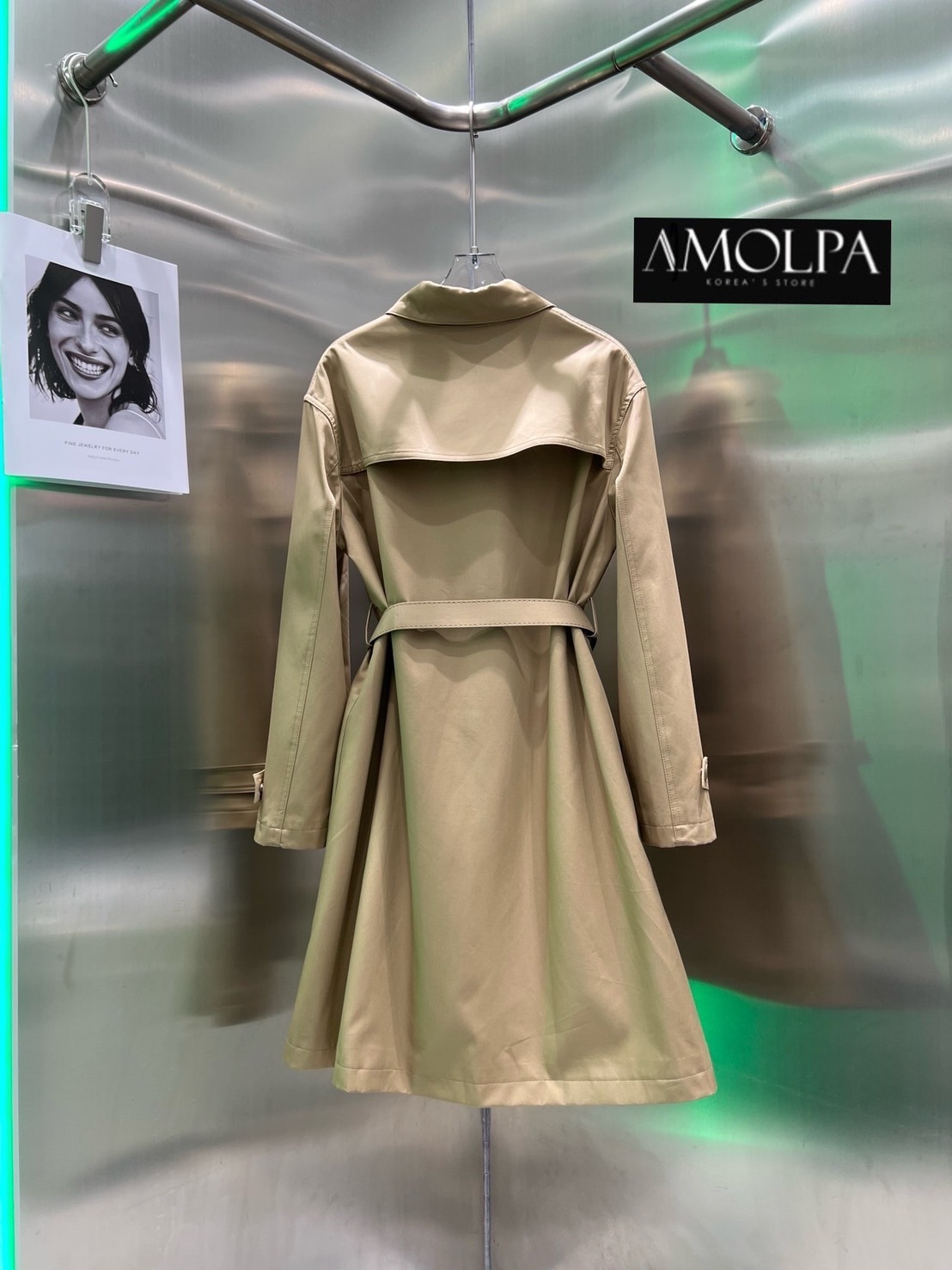 โค้ชตัวยาว LUXURY VIP TRENCH COAT CHRISTIAN DIOR SS24 งานHIEND สุดๆ ห้ามพลาด งานดีสุดๆ ค่ะ ใส่แล้วสวย หรู ไฮโซ มาก : สินค้าคุณภาพ (พร้อมส่ง)