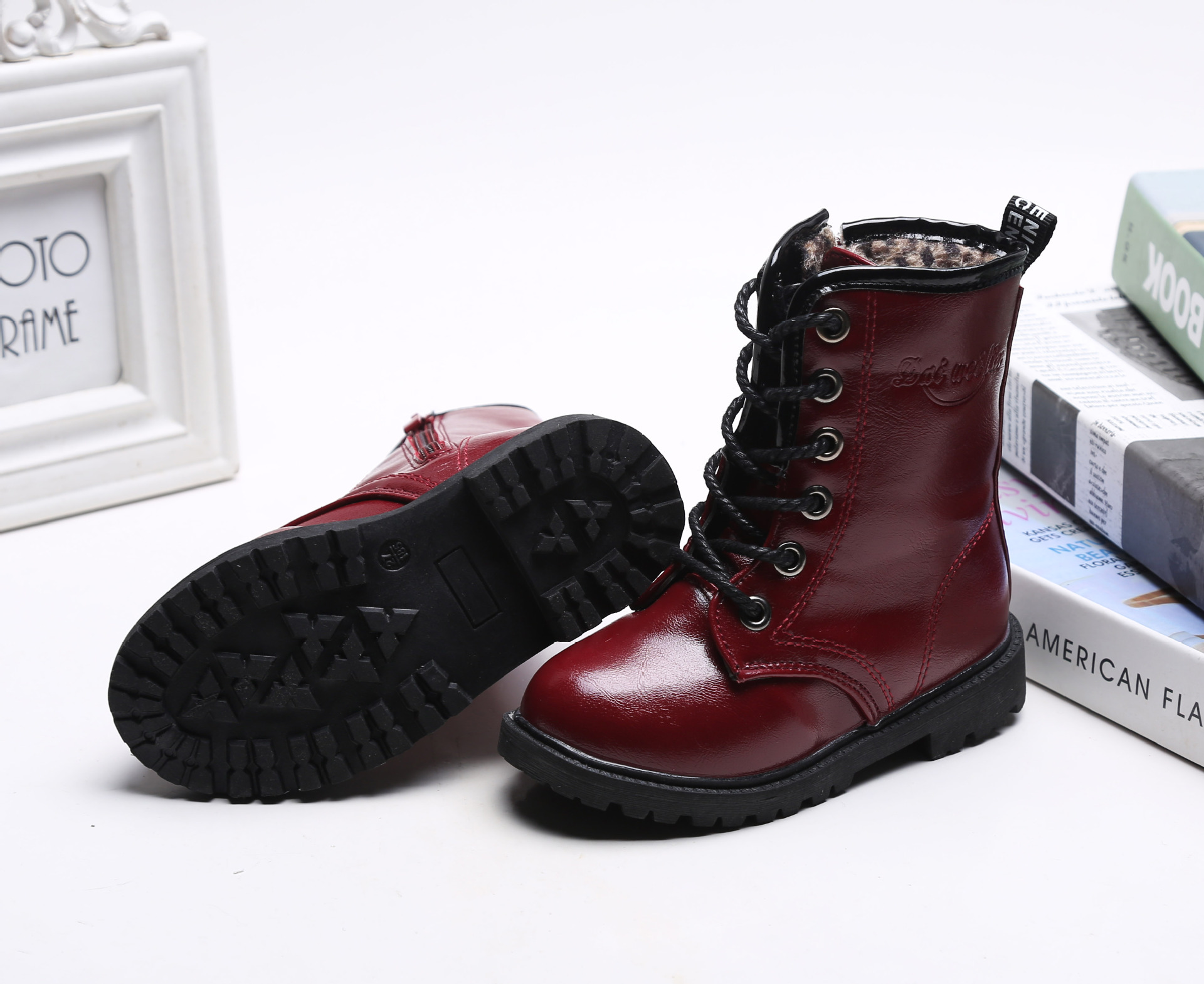 รองเท้าบู๊ทเด็ก สีแดงเบอร์กันดี ผูกเชือกหลอก มีซิปข้าง เท่ห์ หรู Size 27-38
