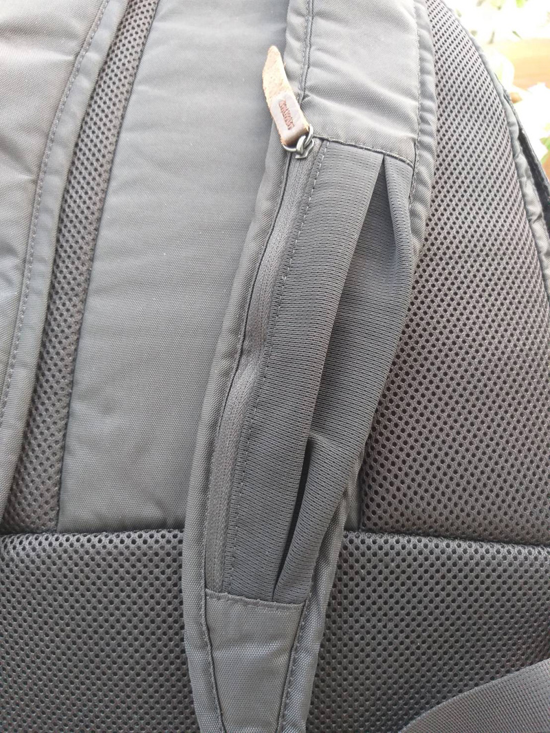 กระเป๋าเป้ NIKE บุฟองน้ำหนา เป้ 2 ชั้น ช่องเยอะ