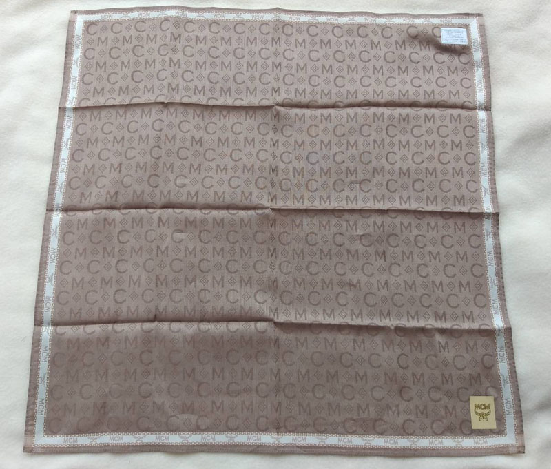ผ้าเช็ดหน้าแบรนด์เนม MCM หรูมาก ผ้าดีสุดๆ