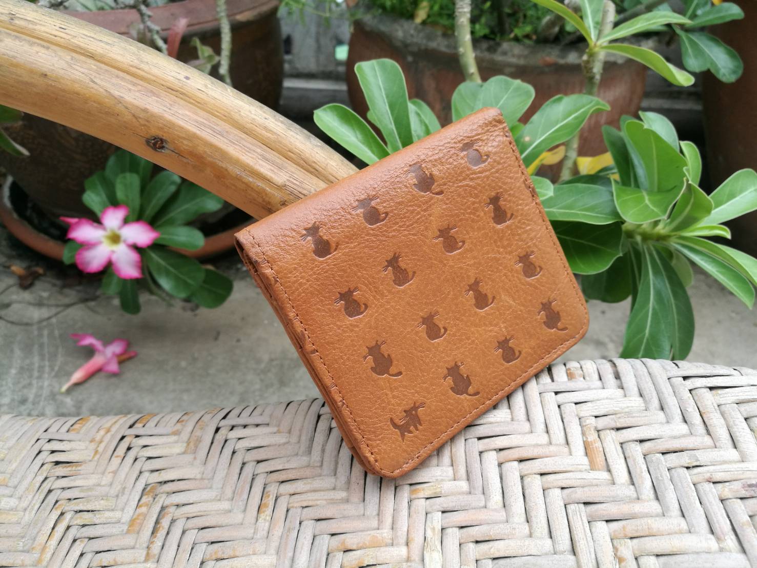 กระเป๋าสตางค์หนังแท้ปั๊มลายแมวเหมียว น่ารักมากกกก