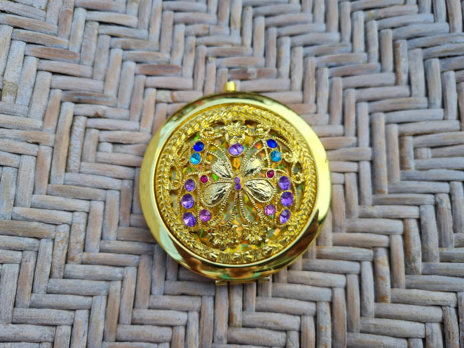 กระจกพกพา กรอบทองฉลุลาย สวยอลังมาก