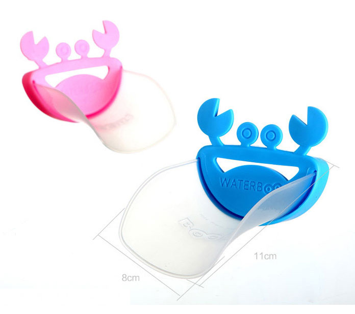 หัวต่อก๊อกน้ำอ่างล้างมือรูปปูน้อย ช่วยให้เด็กเล็กใช้อ่างล้างมือได้สะดวก ไม่ต้องเอื้อม