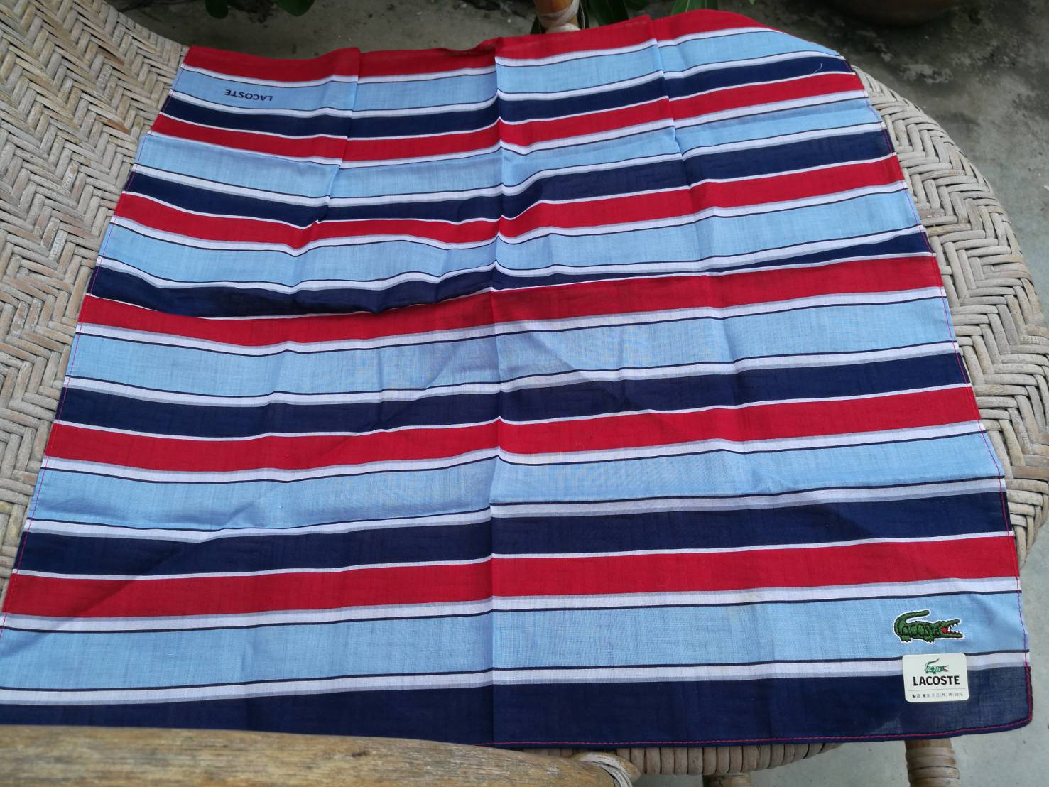 ผ้าเช็ดหน้าชาย LACOSTE