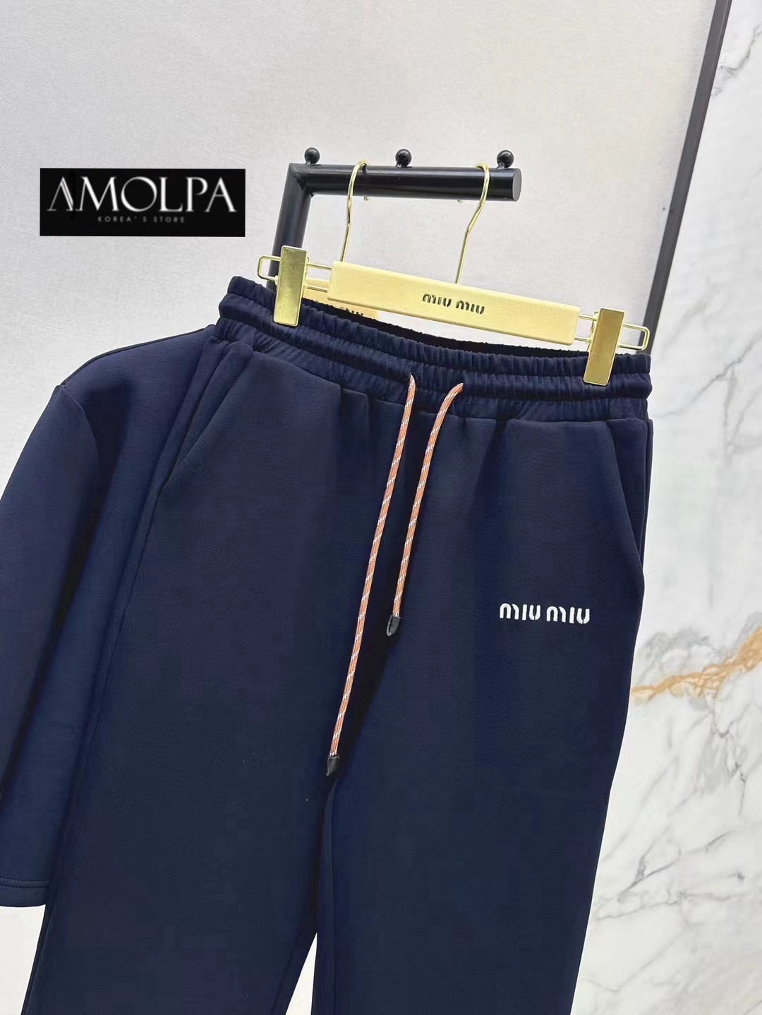 SET MIU MIU งาน hiend งานสวยสุดปังชนช๊อป สวยจี๊ด เนื้อผ้าดีม๊าก ใส่สบายสุดๆ ใส่สบาย : สินค้าคุณภาพ (พร้อมส่ง)