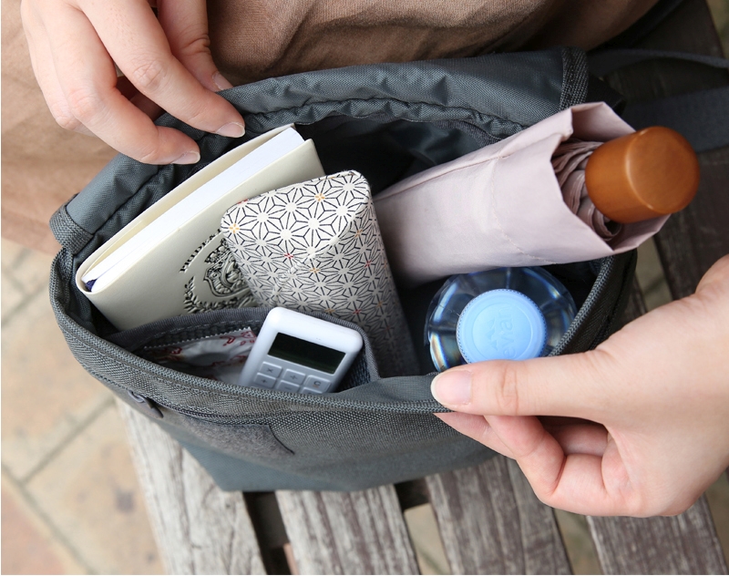 DINIWELL MESSENGER BAG กระเป๋าสะพายอเนกประสงค์ ใส่ได้ทั้งทำงาน ท่องเที่ยว ช่องเยอะ น้ำหนักเบา ผลิตจากไนล่อนคุณภาพสูง กันน้ำ มี 4 สีให้เลือก