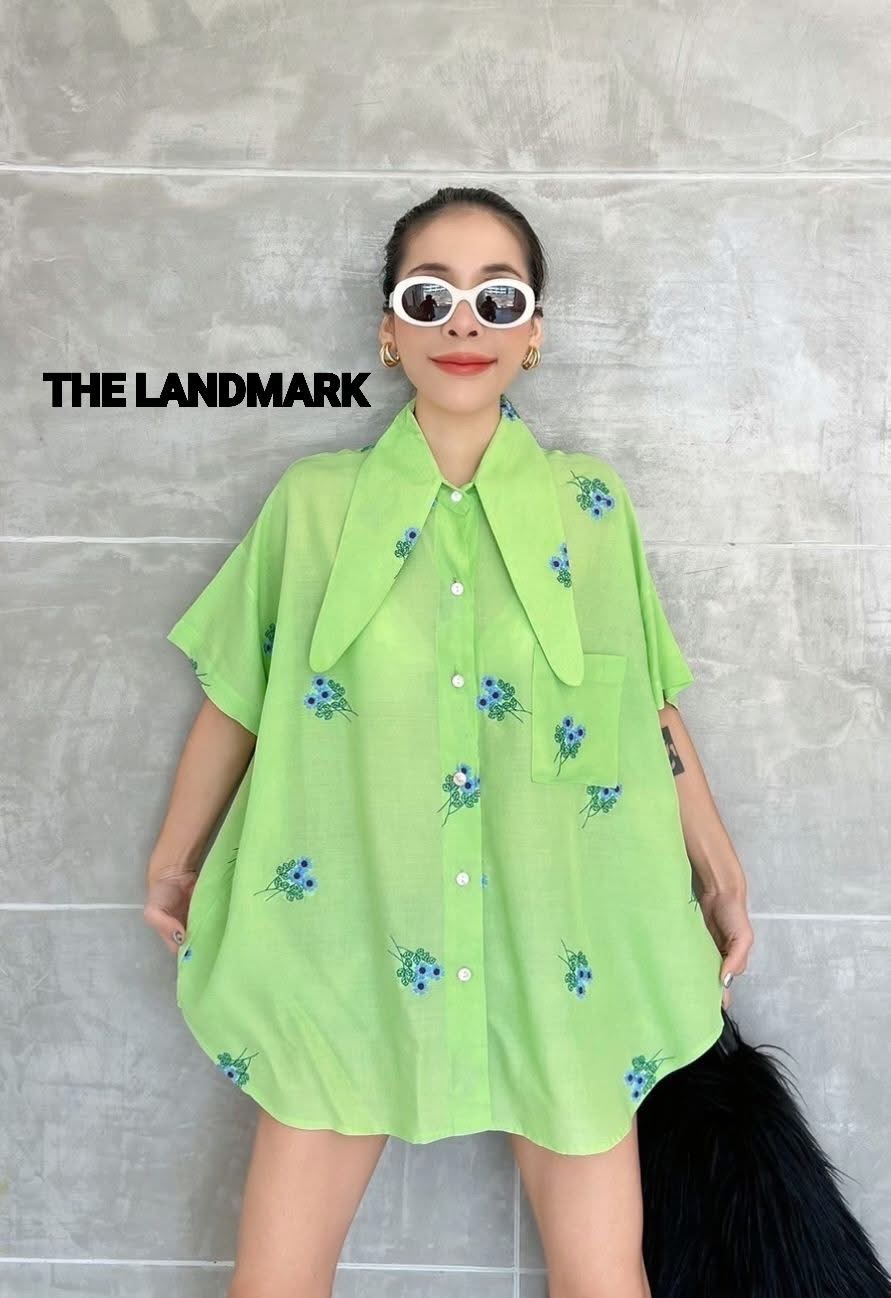 เชิ้ตผ้าฝ้าย ปักลายในตัว กระดุม ผ่าหน้า ชายโค้ง กระเป๋าอก หน้าสั้น~หลังยาว ☆ลายปักคิ้วท์ๆมินิมอล ใส่สบาย : สินค้าคุณภาพ (พร้อมส่ง)