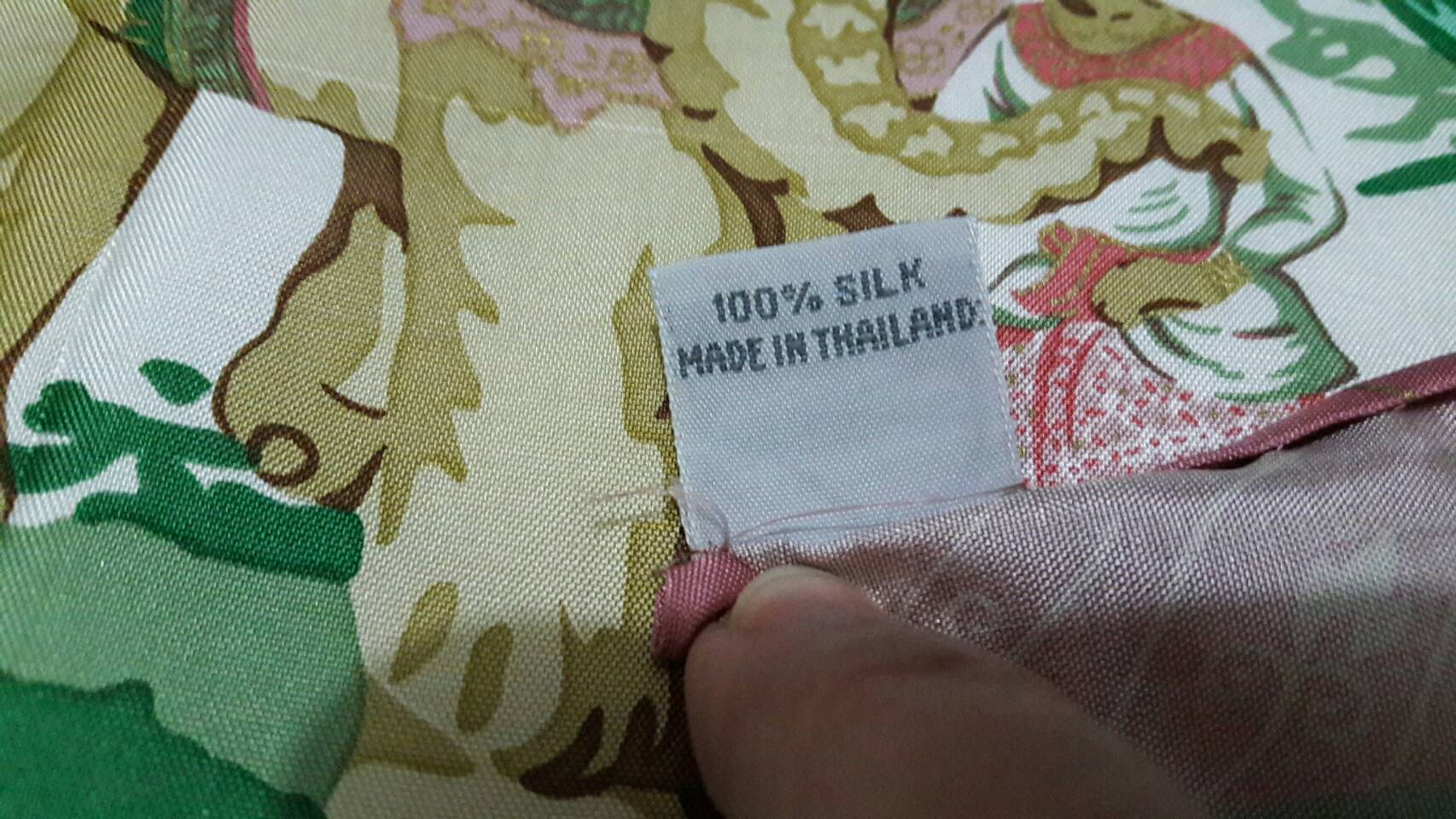 ผ้าเช็ดหน้า Jim Thompson 100% Silk สวยมาก