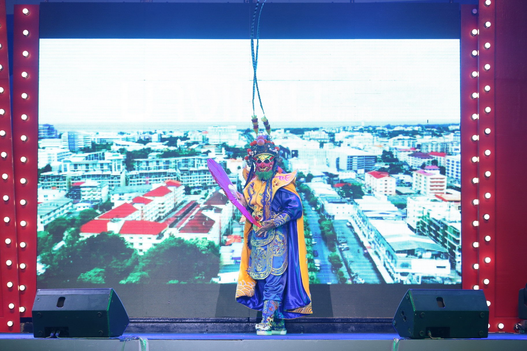 มายากลเปลี่ยนหน้า เปลี่ยนหน้ากากจีน โชว์เปลี่ยนหน้า งิ้วเปลี่ยนหน้า "งาน HILUX REVO FESTIVAL 2019" 27/11/2562