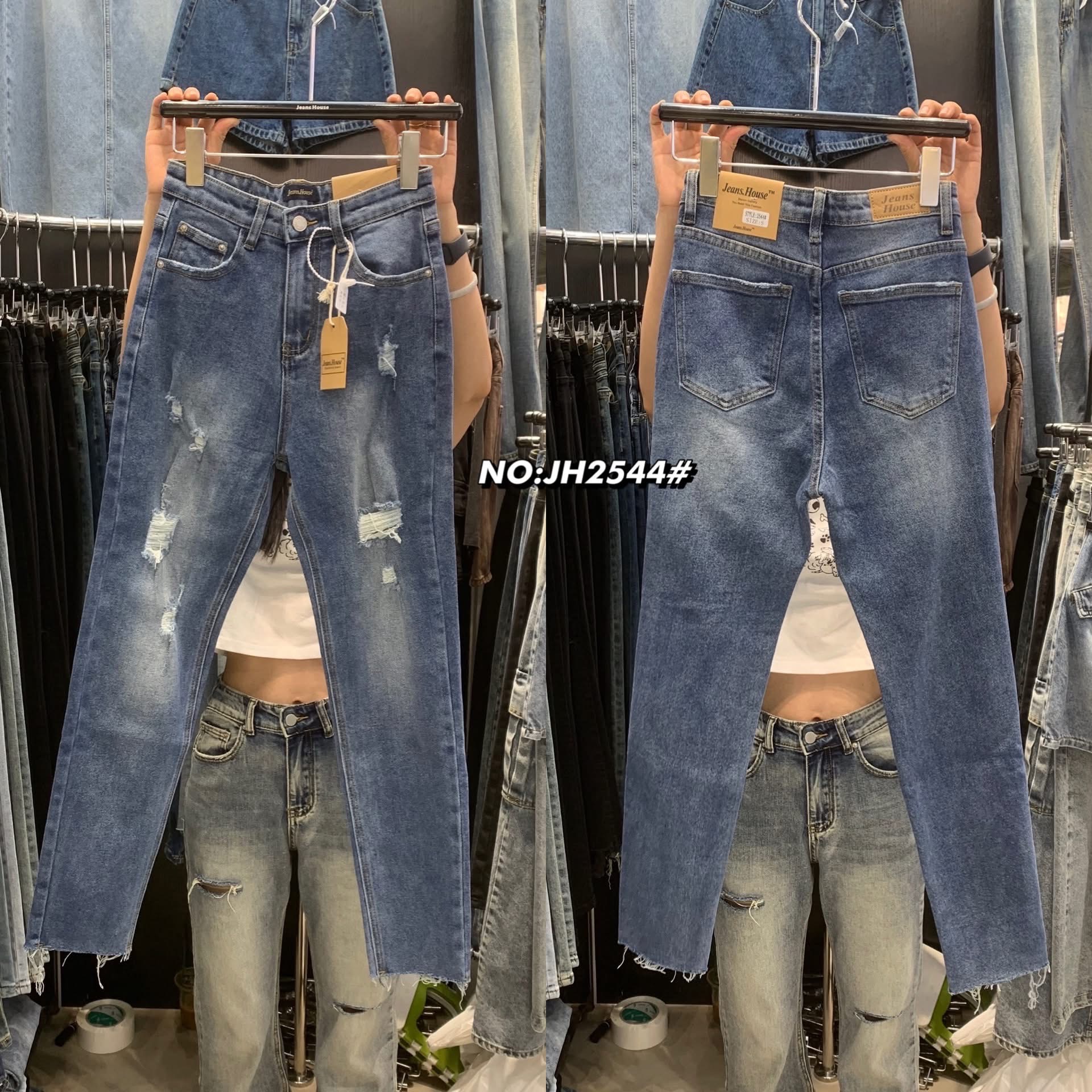 กางเกงยีนส์ทรงบอยแต่เป็นผ้ายีนส์ยืดนะค่า ไม่รัดรูป รุ่นนี้ผ้ายีนส์เนื้อหนา นิ่มสุดๆ ทำขาดสวยเก๋ ใส่ออกมาได้ลุคเซอได้ใจมากๆ ใส่สบาย : สินค้าคุณภาพ (พร้อมส่ง)