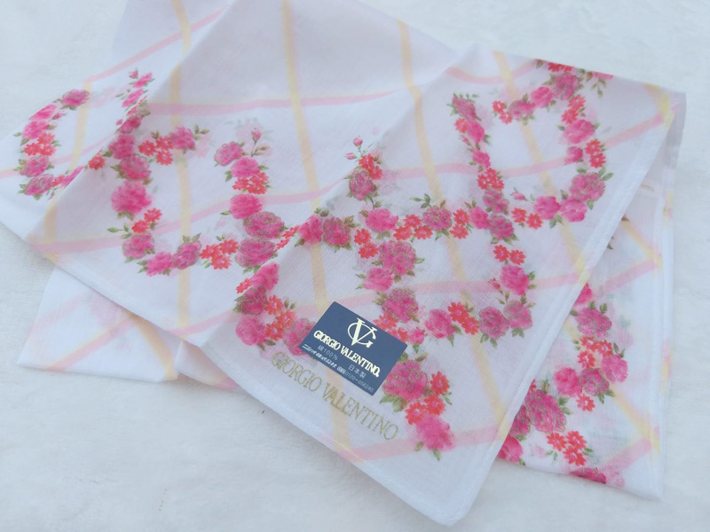 ผ้าเช็ดหน้าแบรนด์ GIORGIO VALENTINO สวยหวาน