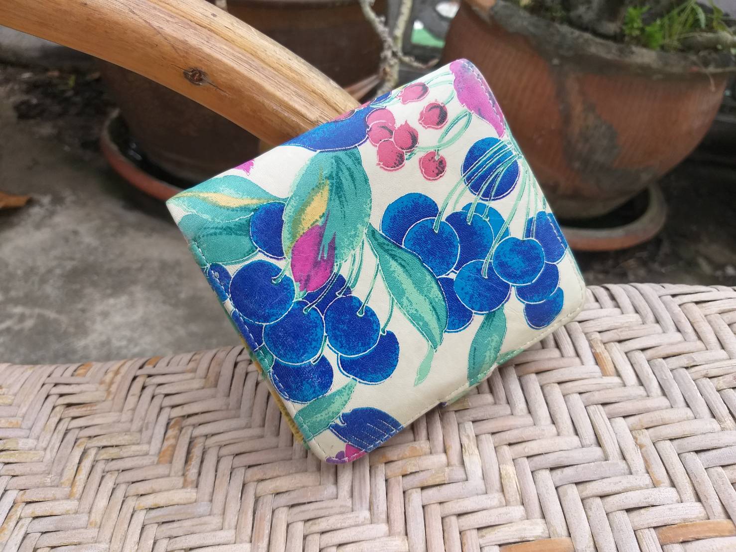 กระเป๋าสตางค์หนังแท้ ลายสวยมาก น่ารักค่ะ