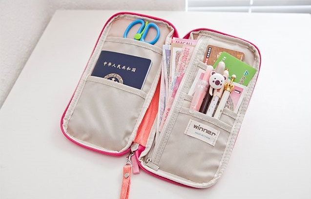 กระเป๋าใส่พาสปอร์ต กระเป๋าใส่หนังสือเดินทาง เอกสารสำคัญ มีสายคล้องมือ พกพาสะดวก ผลิตจากโพลีเอสเตอร์ กันน้ำ คุณภาพดี