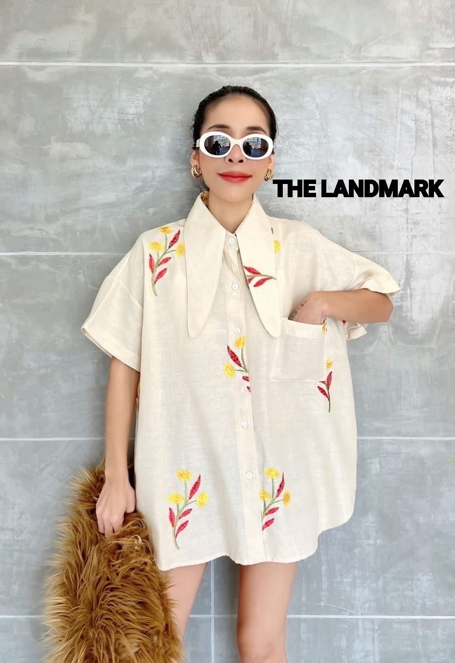 เชิ้ตผ้าฝ้าย ปักลายในตัว กระดุม ผ่าหน้า ชายโค้ง กระเป๋าอก หน้าสั้น~หลังยาว ☆ลายปักคิ้วท์ๆมินิมอล ใส่สบาย : สินค้าคุณภาพ (พร้อมส่ง)
