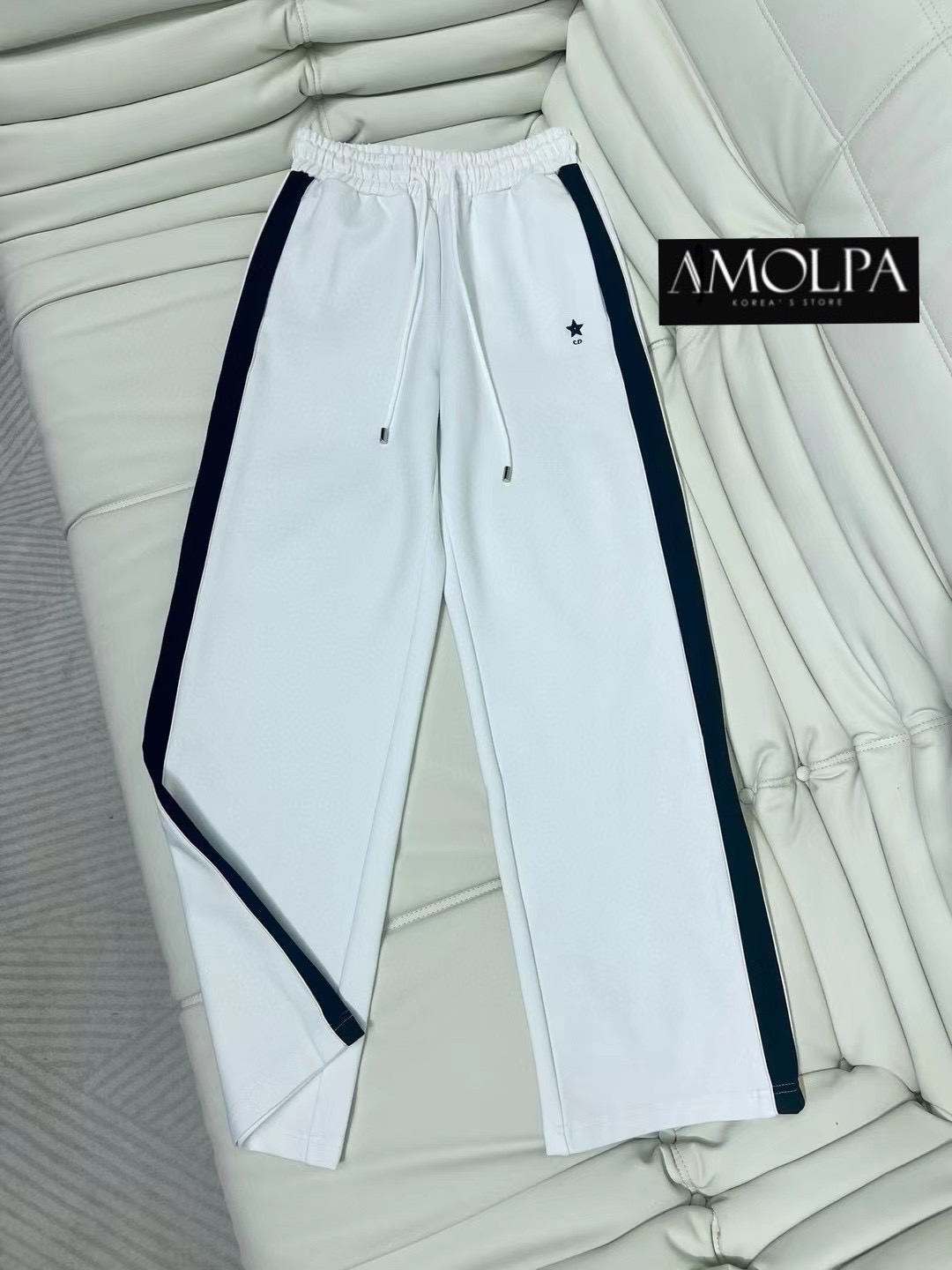 SET JACKET CD งาน hiend เนื้อผ้าดีม๊าก รุ่นนี้คืองานพิเศษ !! Luxury Premium Set สวยหรูดูแพง ชนช๊อป สวยจี๊ด. ผ้าใส่สบายมาก ห้ามพลาดเลยนะคะ ใส่สบายสุดๆ ใส่สบาย : สินค้าคุณภาพ (พร้อมส่ง)