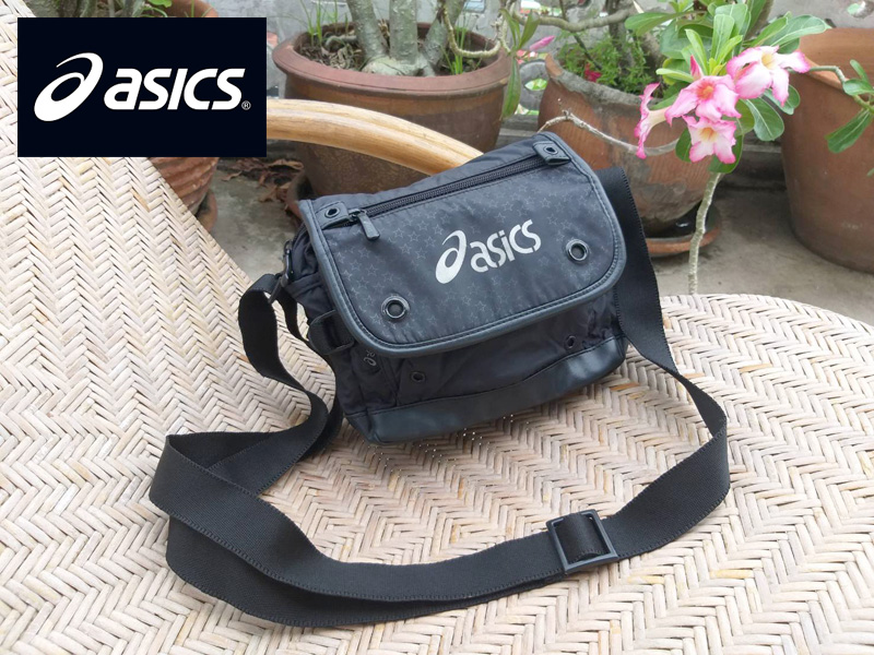 กระเป๋าสะพายใบย่อม asics (ของใหม่)
