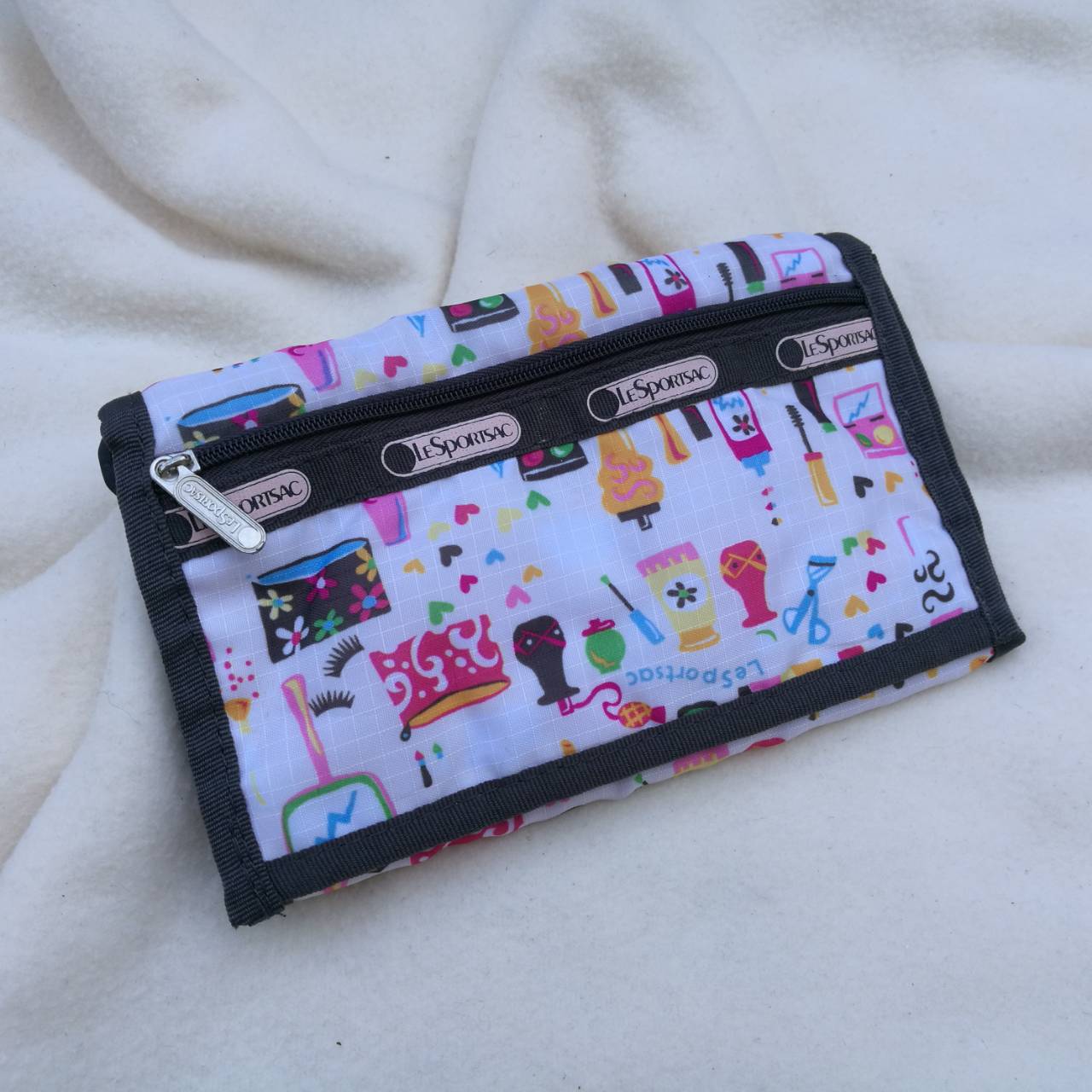 กระเป๋าสตางค์ห้อยคอได้ LESPORTSAC /ของใหม่/