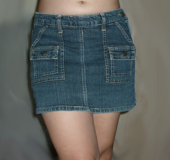กระโปรงยีนส์ดีไซน์เก๋ๆ น่ารักมากตัวนี้ 30-34-12