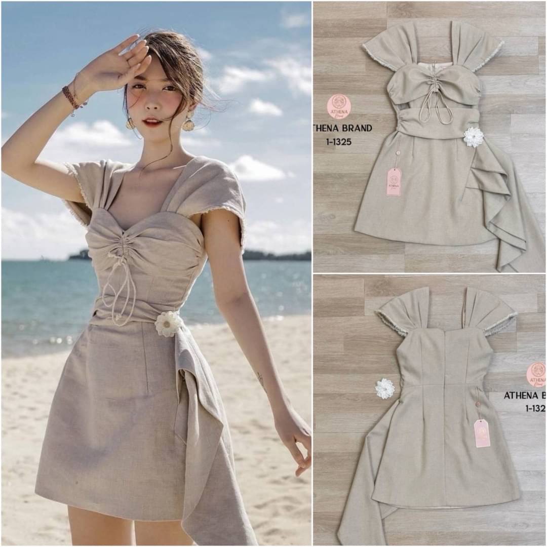 เดรสดีไซน์แต่งระบาย หน้าอกเสริมฟองน้ำจัดทรงสวย ด้านหน้าตกแต่งเชือกรูด เนื้อผ้ามีTexture งานมีซับใน สวมใส่แบบซิปด้านหลัง แมตช์มาคู่กับเข็มกลัดดอกไม้ ใส่สบาย : สินค้าคุณภาพ (พร้อมส่ง)