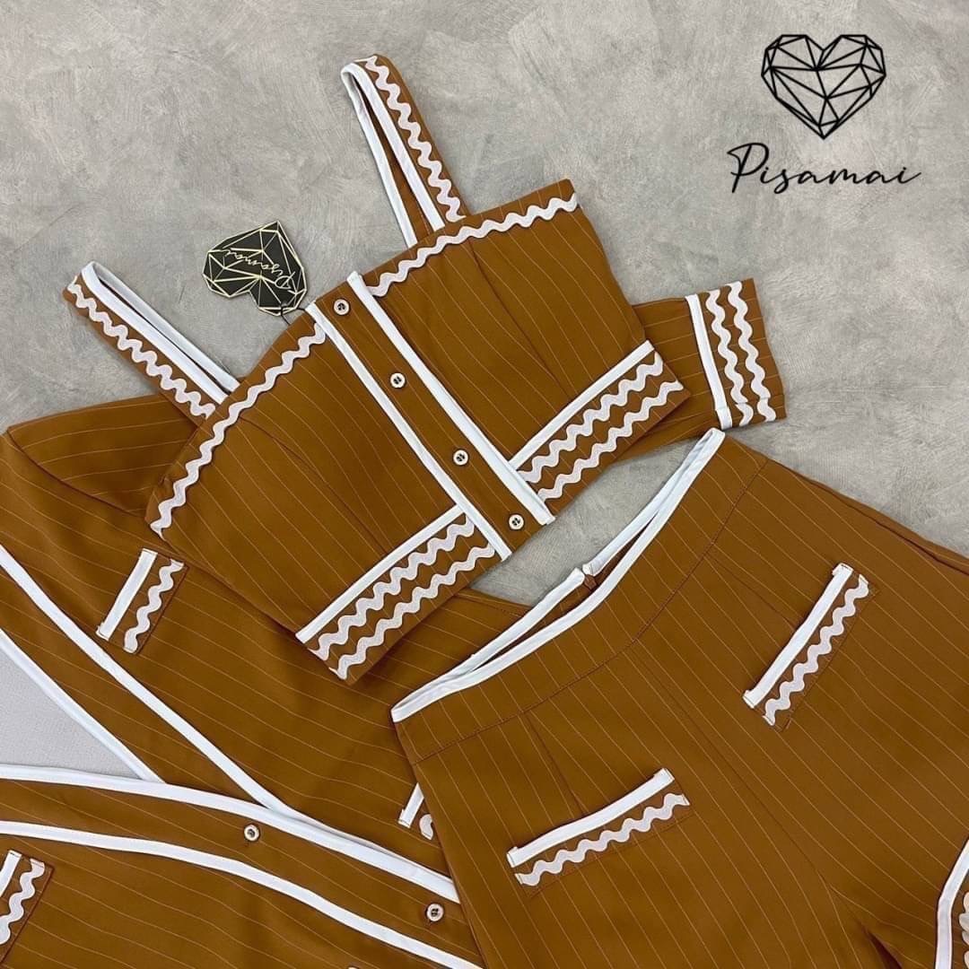 เซ็ตเสื้อคอปลายทางขาวเพ มาคู่กับกางเกงขาสั่น พร้อมเสื้อคลุมแขนยาวเข้าเซ็ต สินค้าคุณภาพ (พร้อมส่ง)