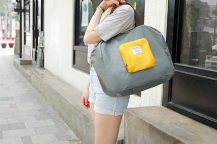 กระเป๋าช้อปปิ้งพับเก็บได้ ผ้าหนา สีสันสดใส ผลิตจากโพลีเอสเตอร์กันน้ำ คุ้มค่า (Foldable Duffle Bag for Travel)